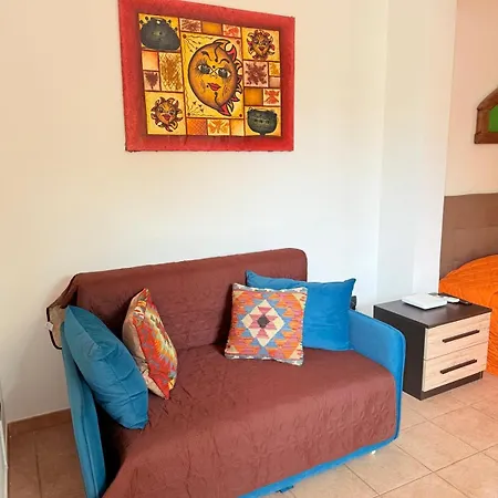Casa Di Marco بيت ضيافة غالاتينا