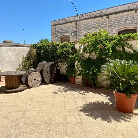 Casa Di Marco بيت ضيافة غالاتينا