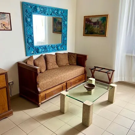 Casa Di Marco بيت ضيافة غالاتينا